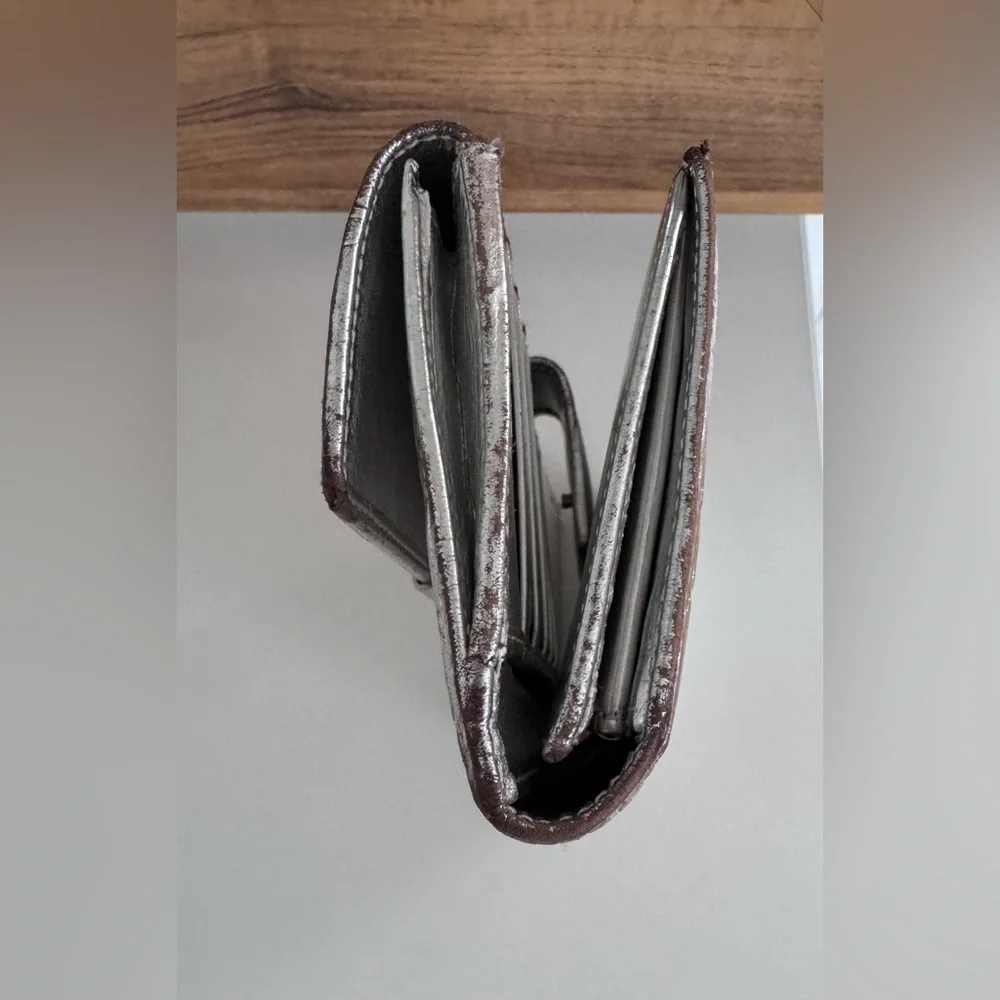 Gucci Silver Continental Wallet. - Picture 8 of 9